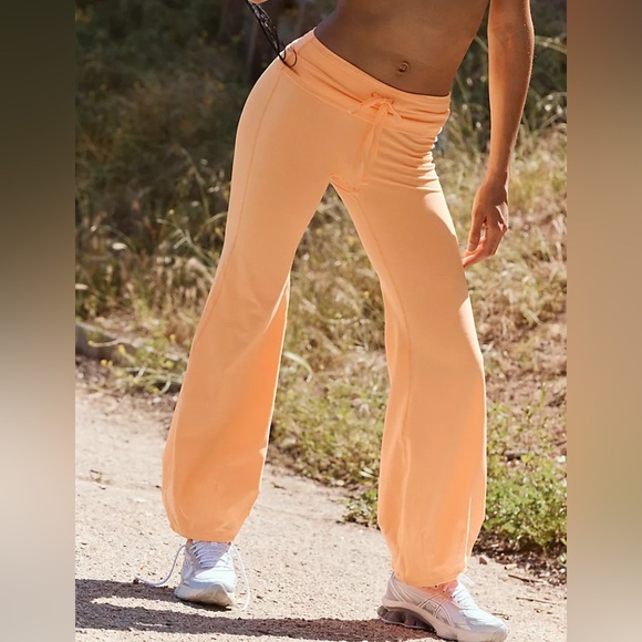 FP Movement Quick Step Bubble Pants Neon Clementine Women’s Size XS Brand New - Picture 3 of 3